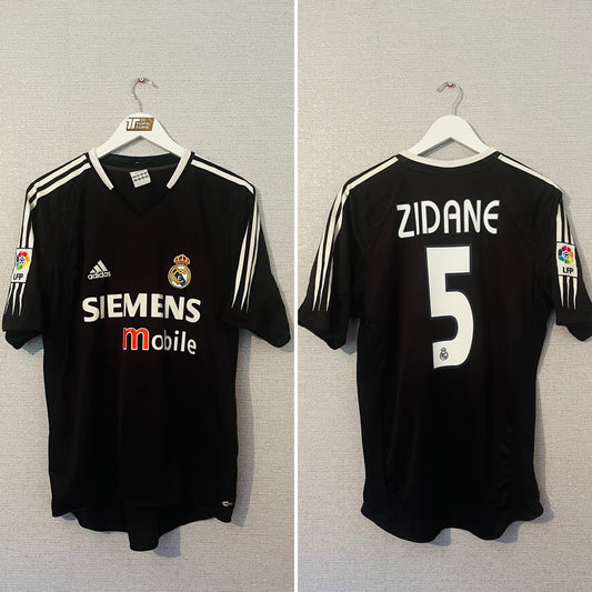 Real Madrid away football shirt
2004/05 Zidane Medium