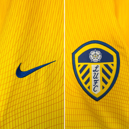 Leeds United away football shirt
2002/03 Viduka Medium