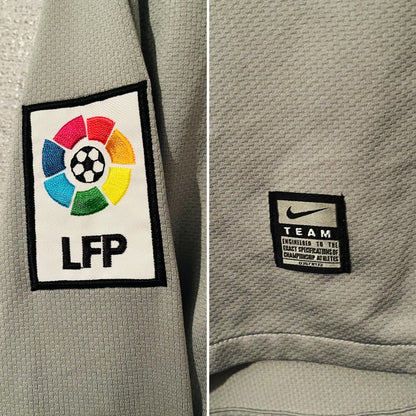 Barcelona goalkeeper football shirt 2008/09 Valdes Medium