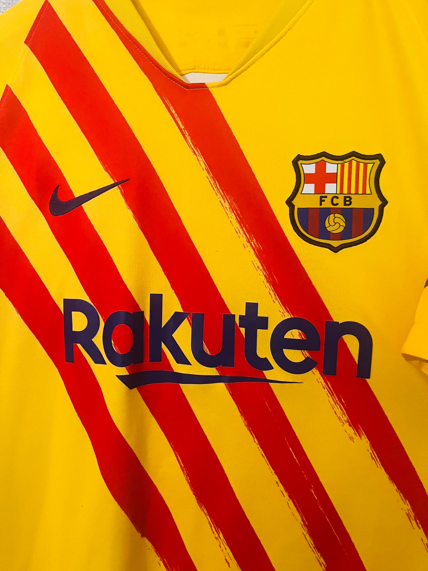 Barcelona fourth Senyera football shirt 2019/20 Messi Large