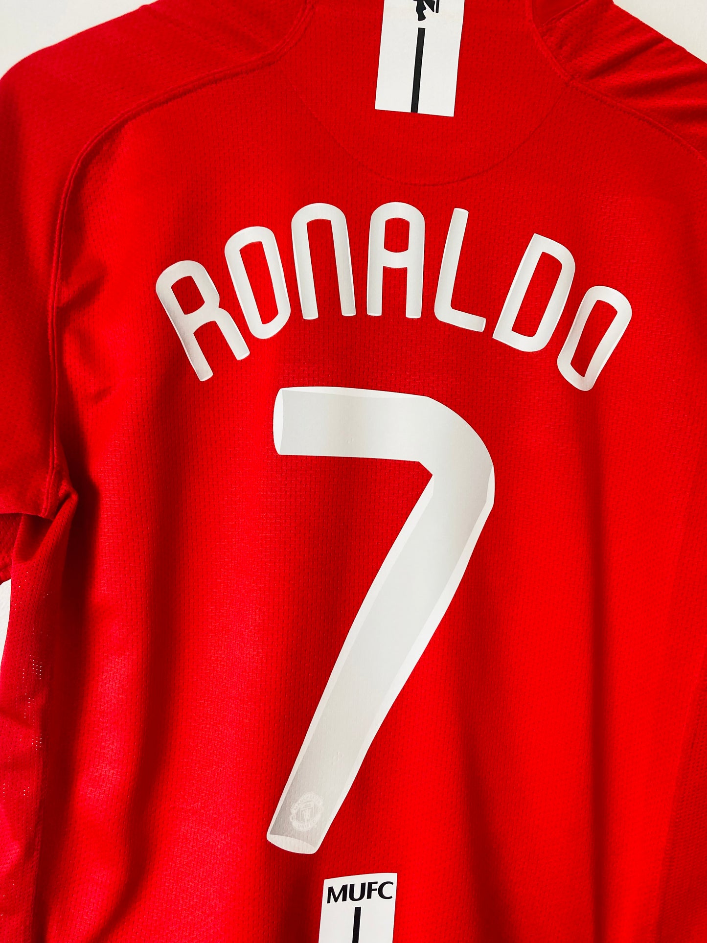 Manchester United home football shirt
2007/08 CR7 Medium