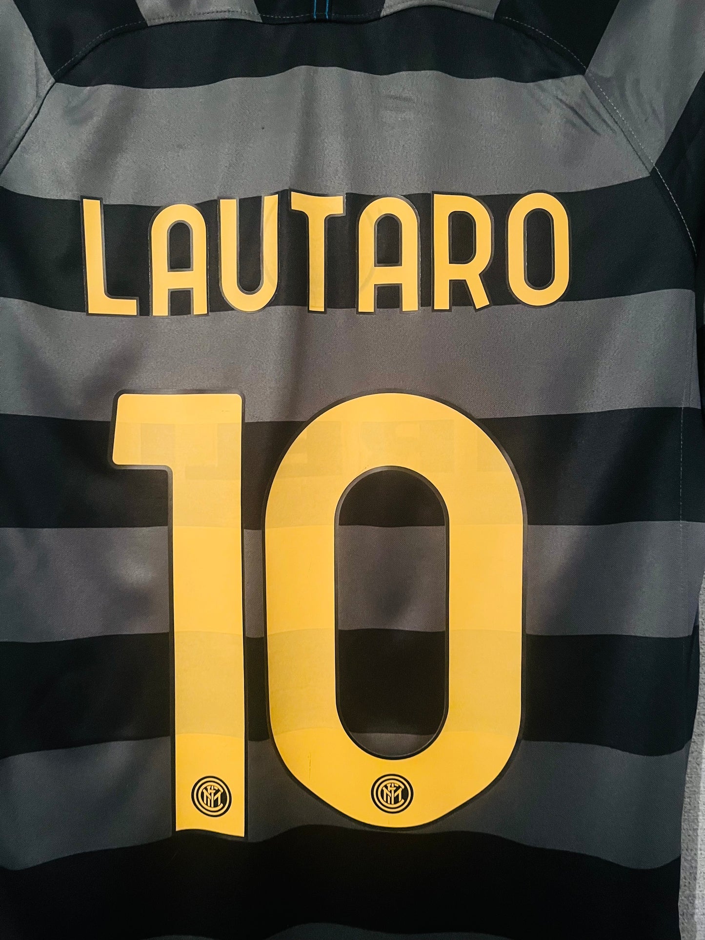 Inter Milan third football shirt 2020/21 Lautaro Small