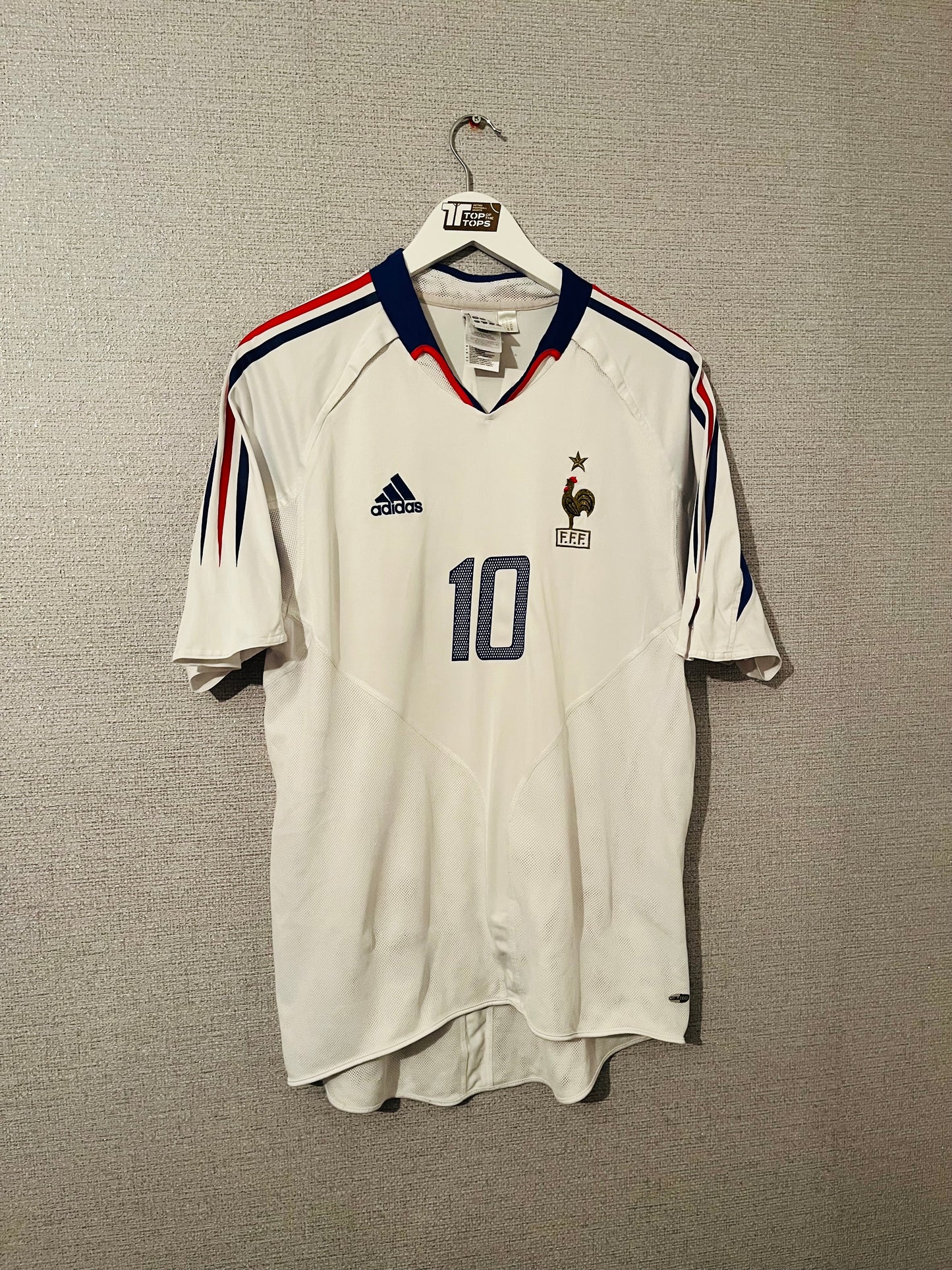 France away football shirt
Euro 2004 Zidane Large