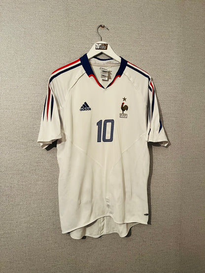 France away football shirt
Euro 2004 Zidane Large