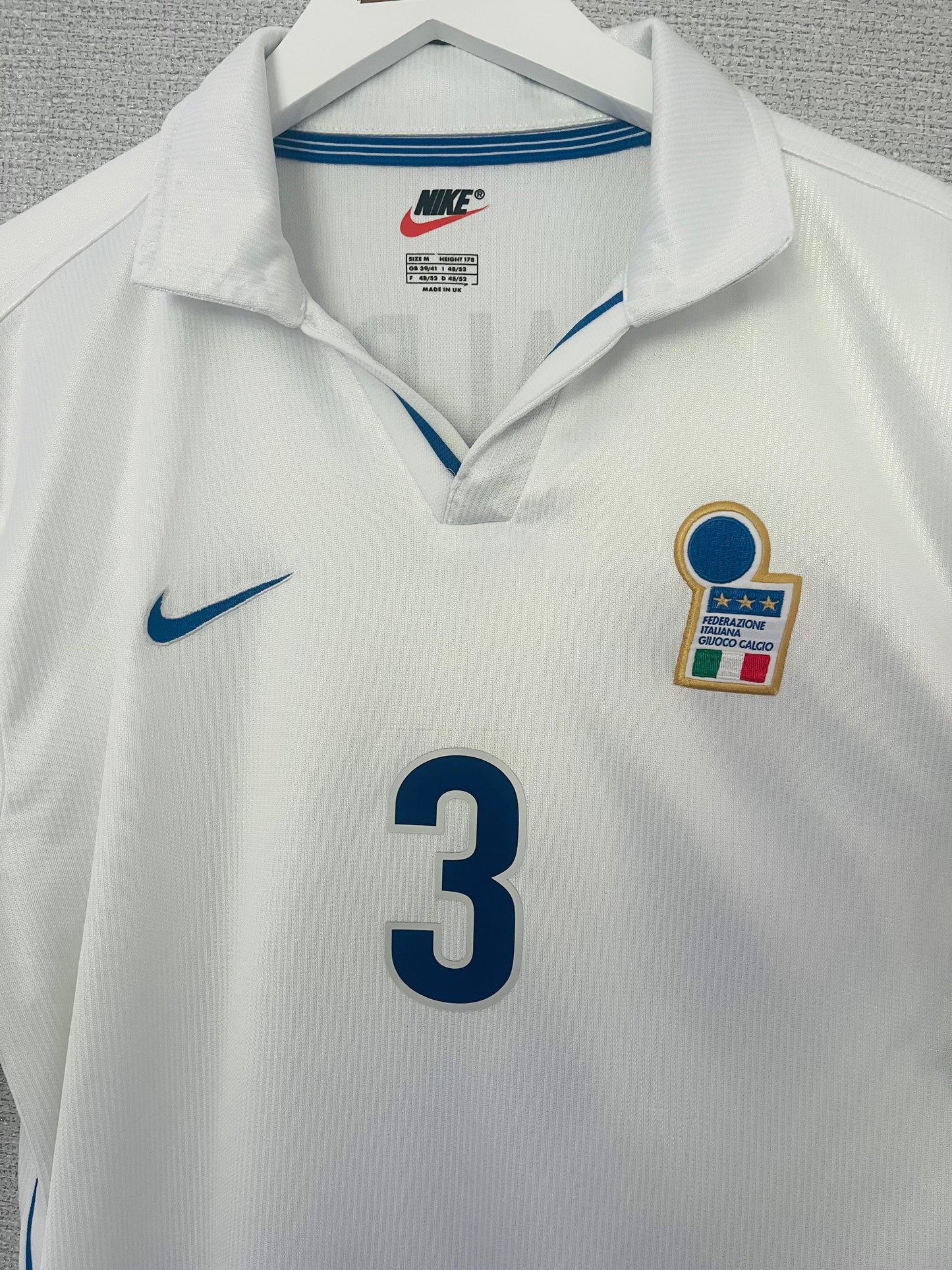 Italy away football shirt W/C 1998 Maldini Medium