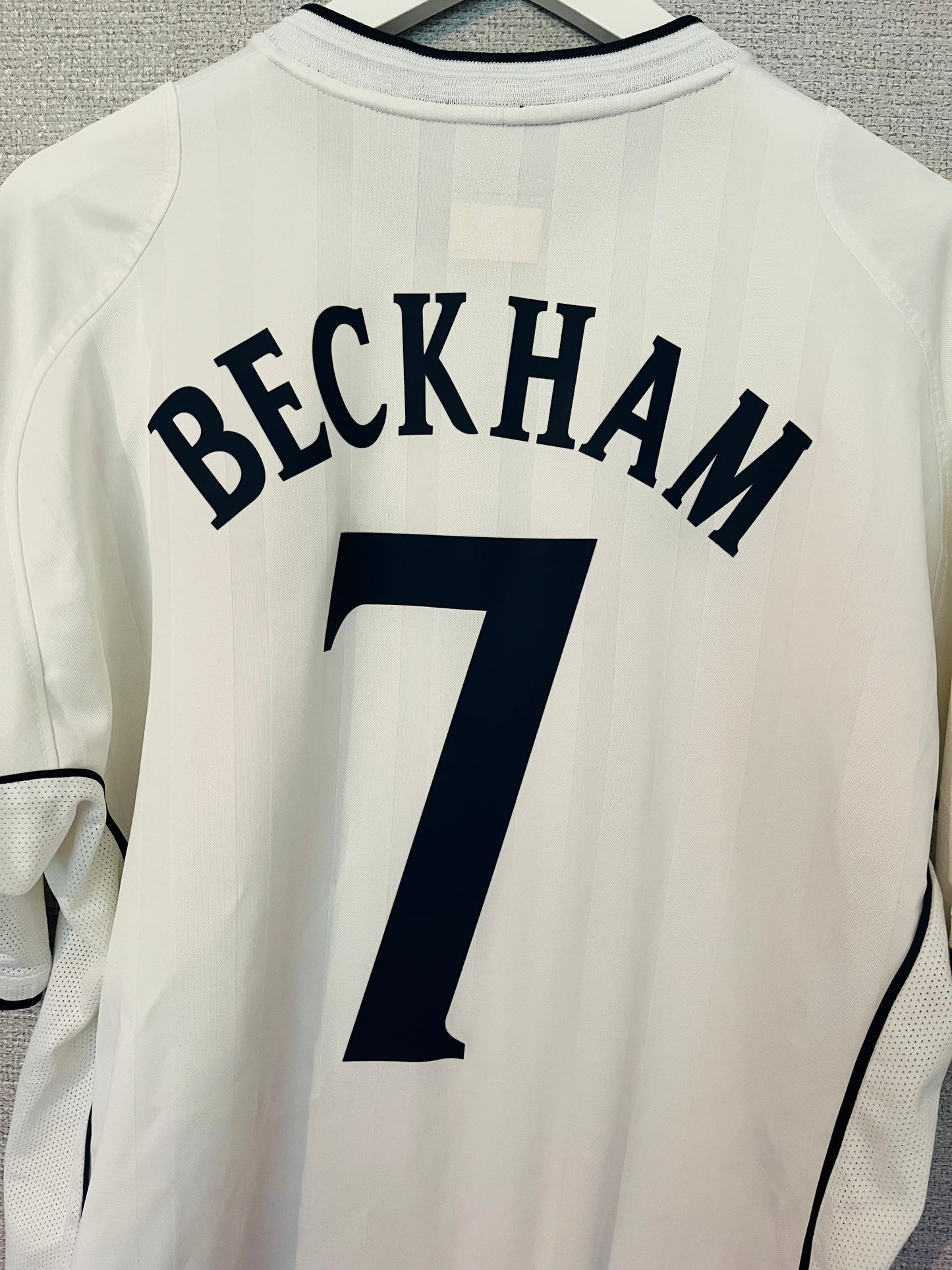 England home football shirt        W/C 2002 Beckham XL