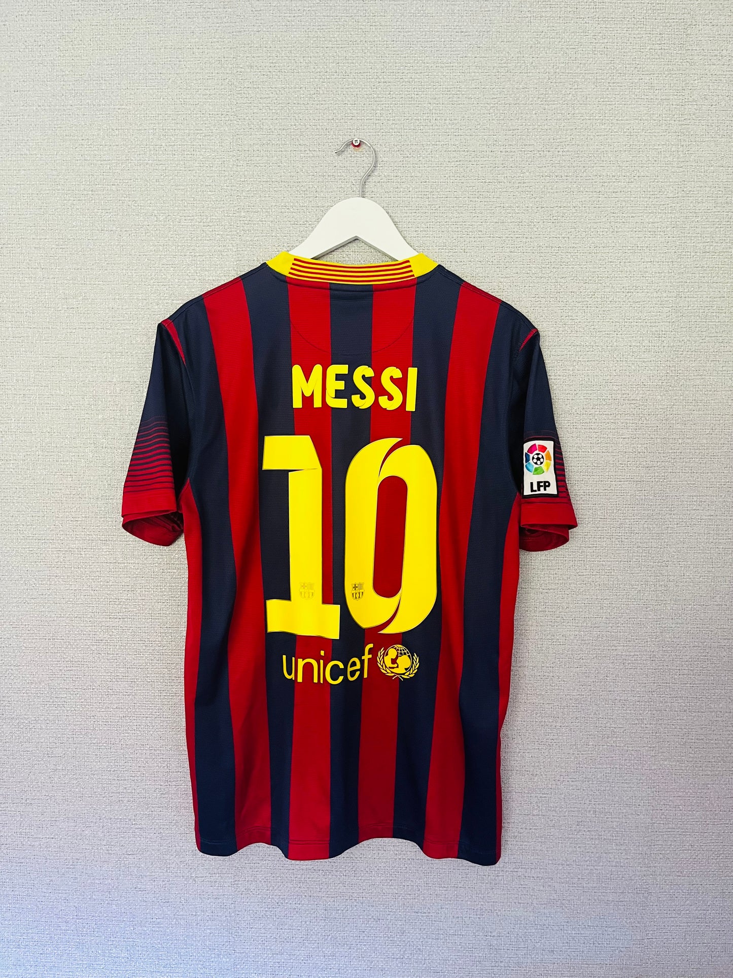 Barcelona home football shirt 2013/14 Messi Medium