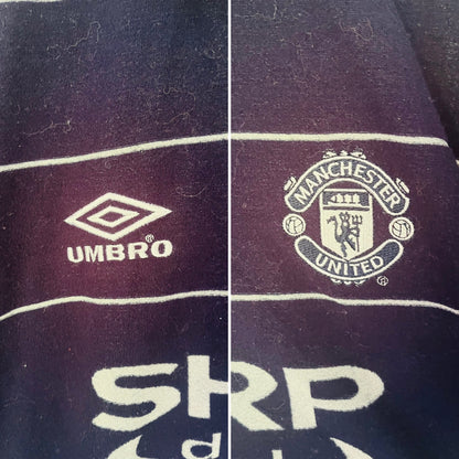Manchester United away football shirt 1999/2000 Stam Medium