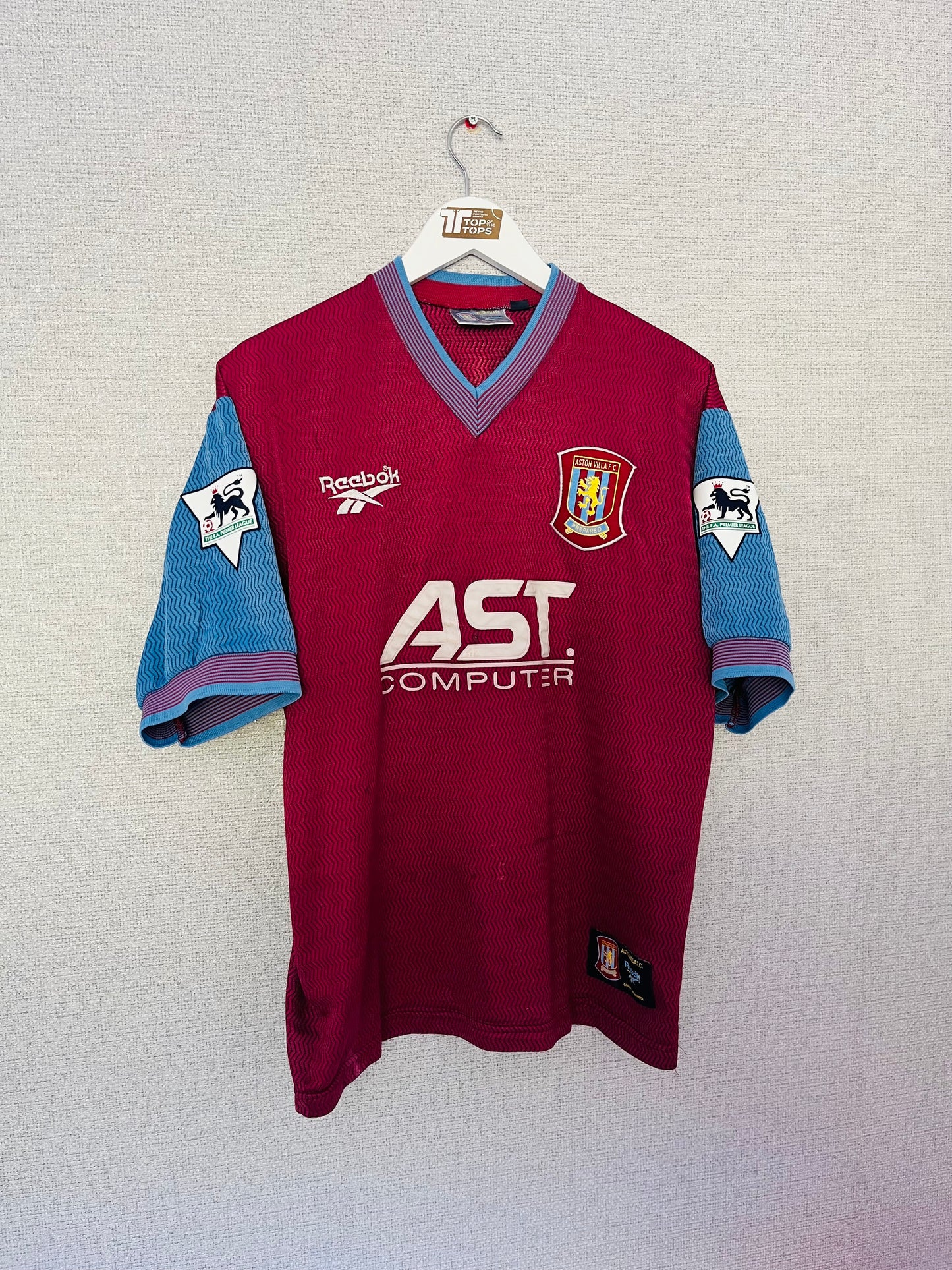 Aston Villa home football shirt
1997/98 Draper Medium