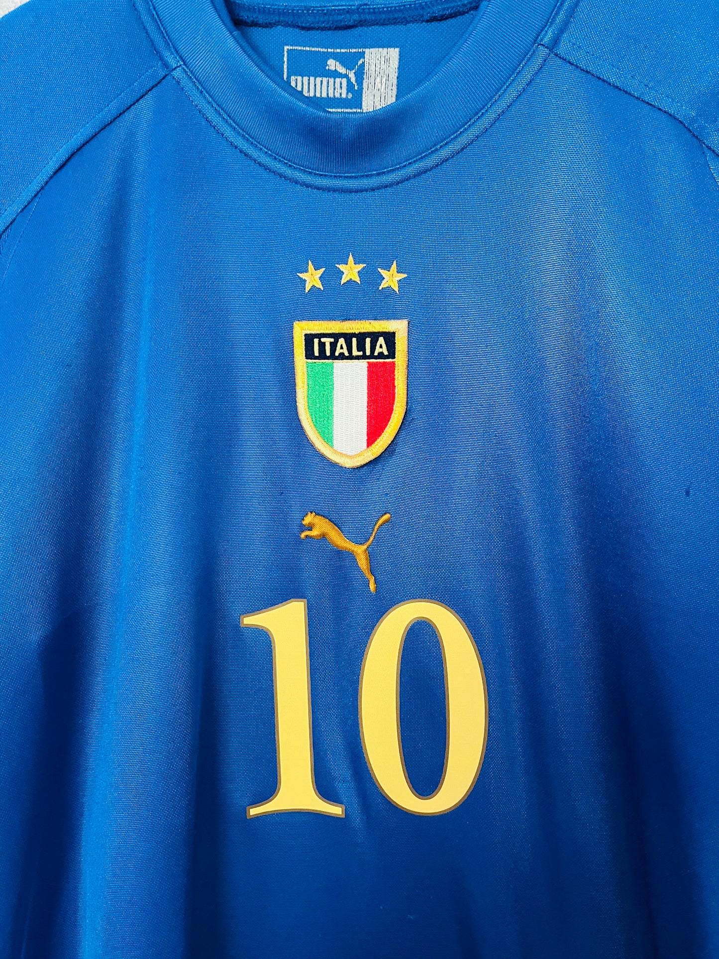 Italy home football shirt 2004/05 Baggio Medium