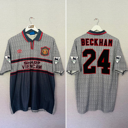 Manchester United away football shirt 1995/96 Beckham XL