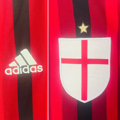 AC Milan home football shirt
2014/16 Kaka Medium