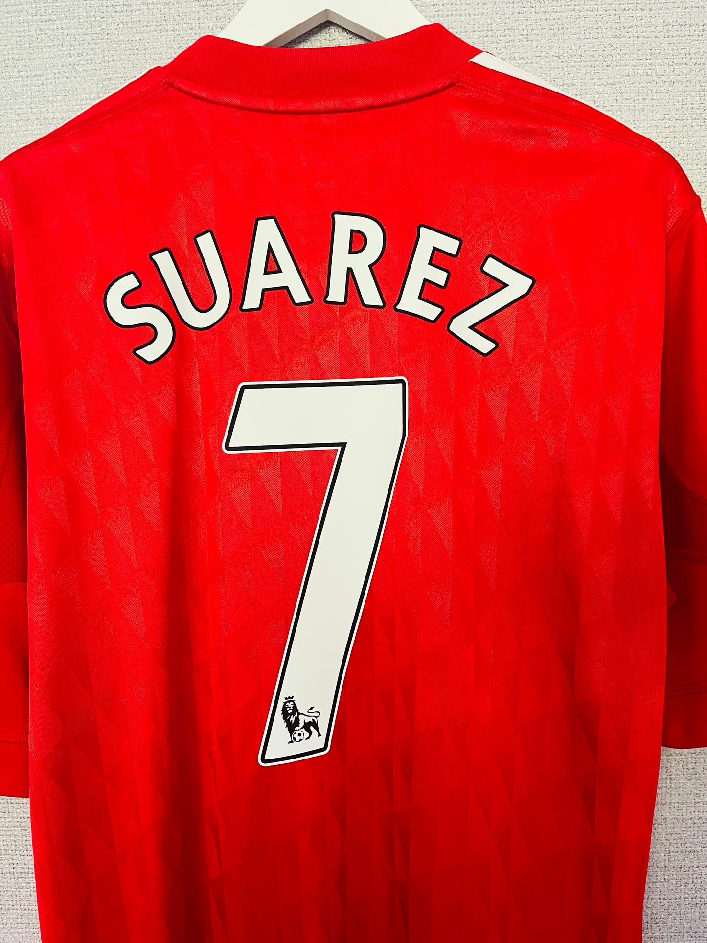 Liverpool home football shirt 2010/12 Suarez XL