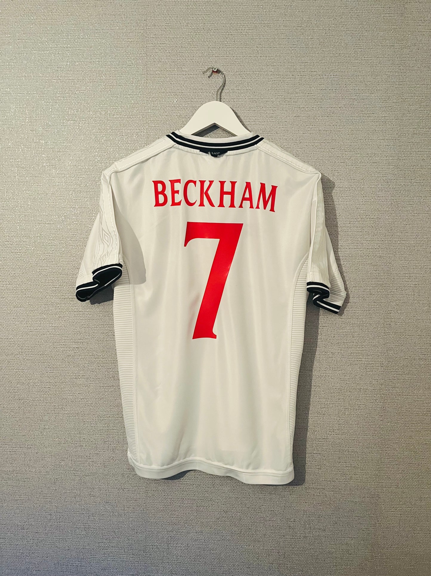 England home football shirt 1999/2000 Beckham Medium