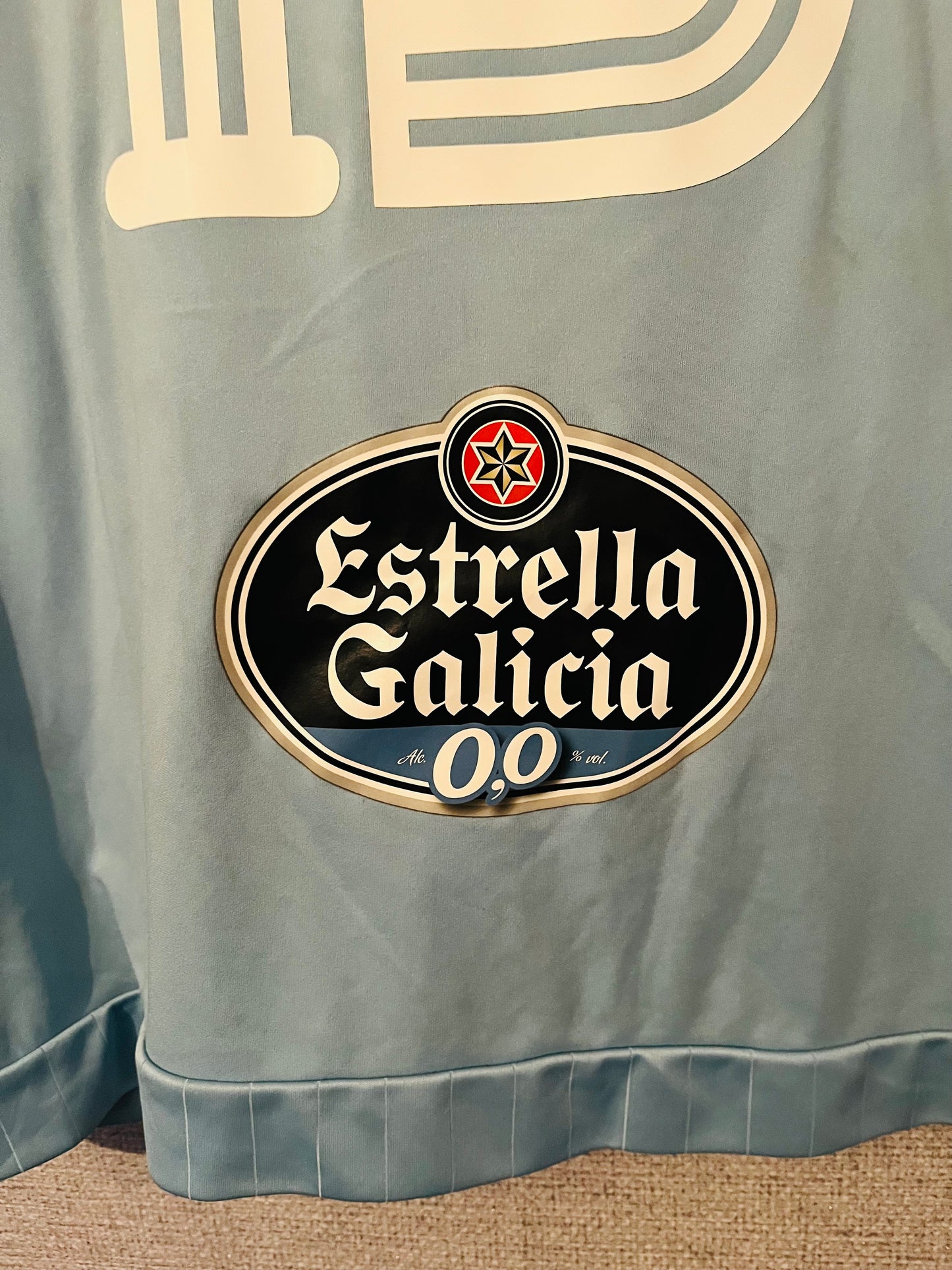 Celta Vigo home football shirt 2015/16 Nolito Large