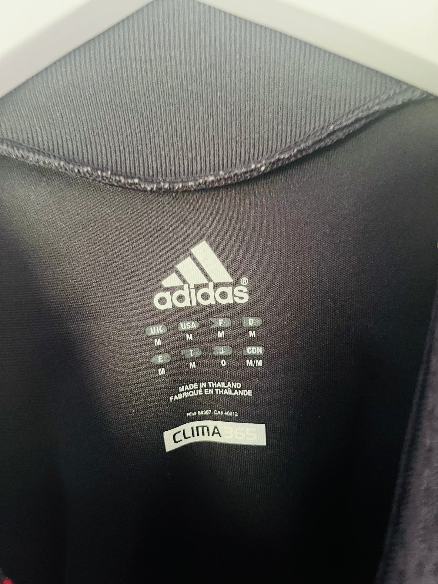 Liverpool away football shirt
2009/10 Torres Medium