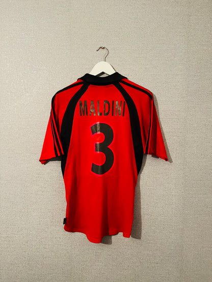 AC Milan third football shirt
2001/02 Maldini Medium
