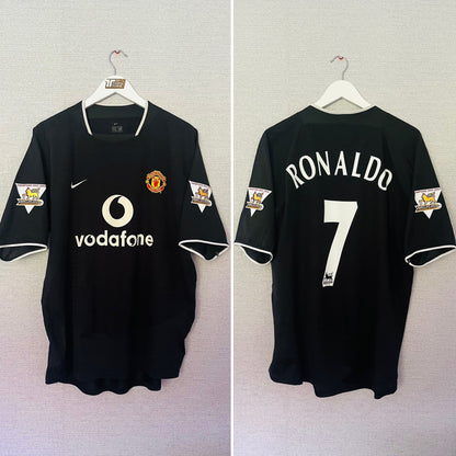 Manchester United away football shirt
2003/04 CR7 XL