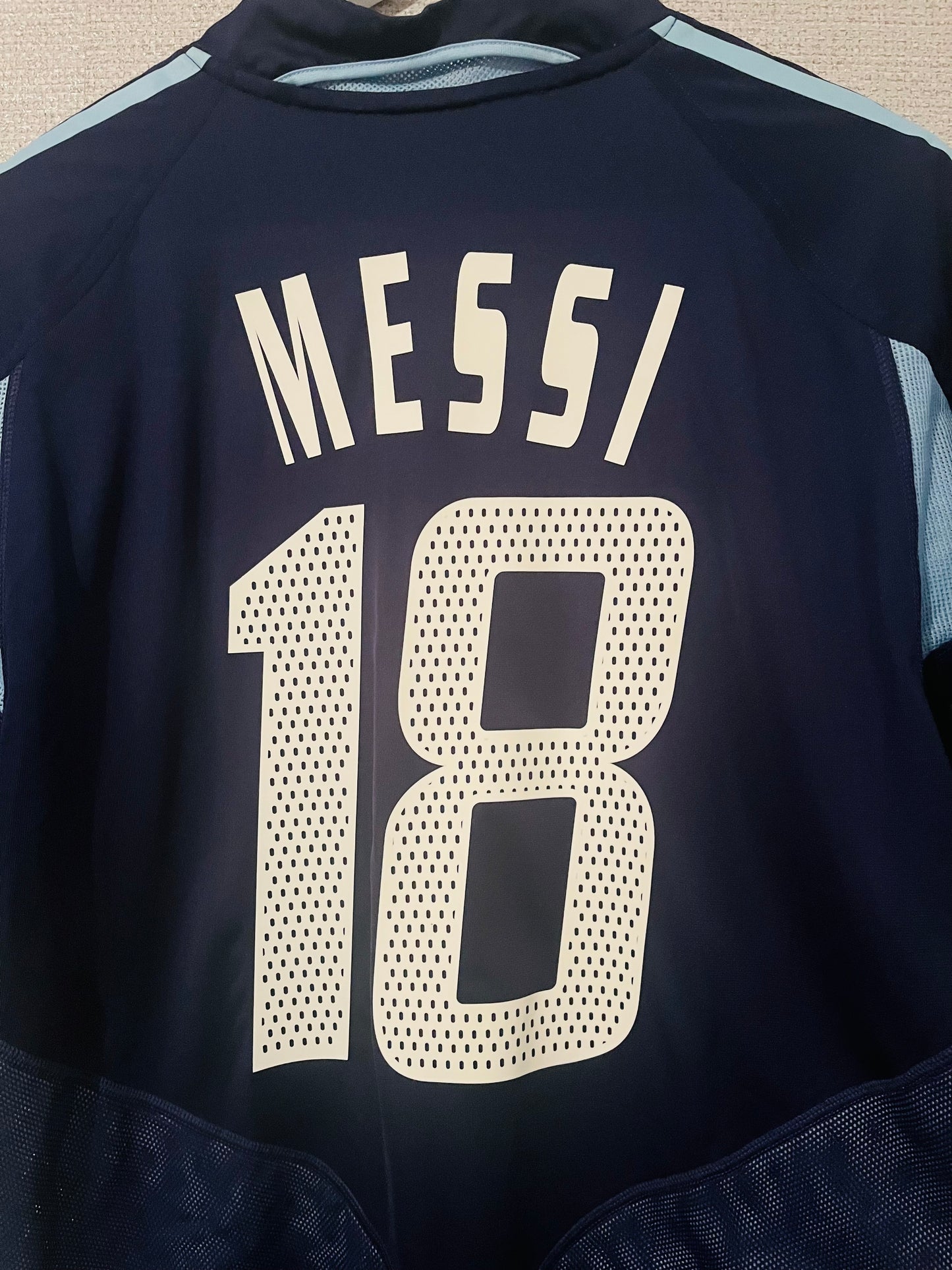 Argentina away football shirt 2004/05 Messi Medium