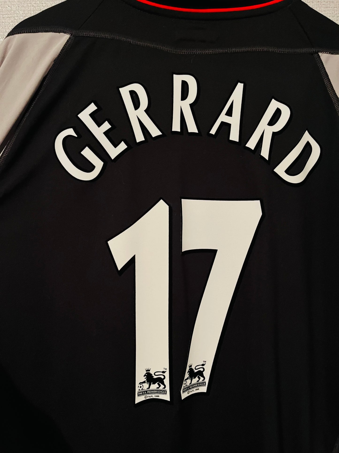 Liverpool away football shirt 2002/03 Gerrard Large