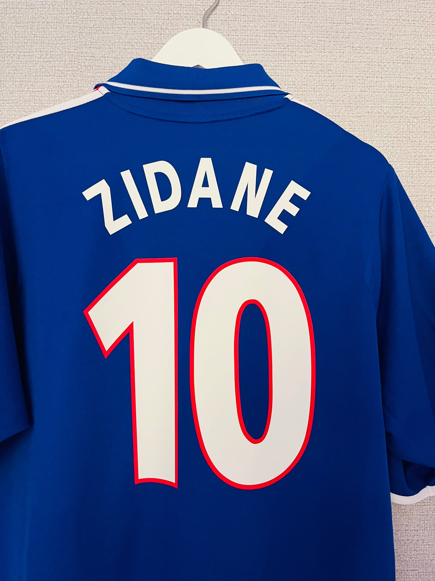 France home football shirt
Euro 2000 Zidane XL