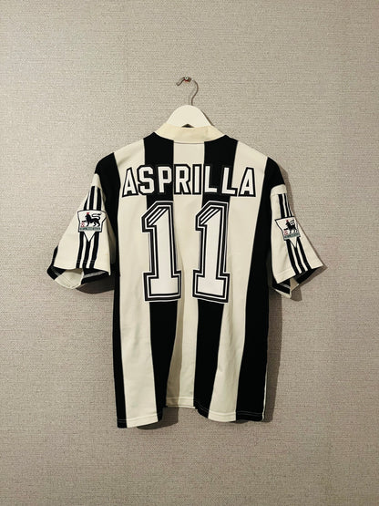 Newcastle United home football shirt 1995/97 Asprilla Medium