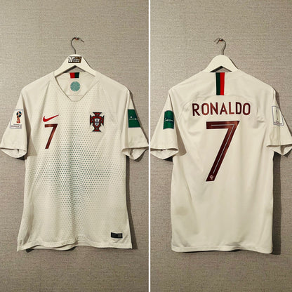 Portugal away football shirt        W/C 2018 CR7 Medium