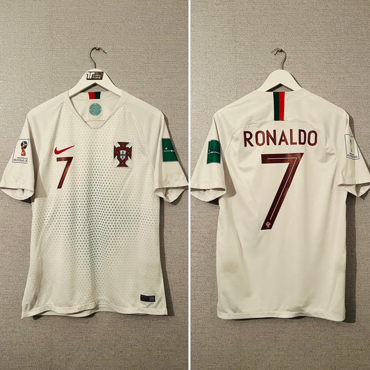 Portugal away football shirt        W/C 2018 CR7 Medium