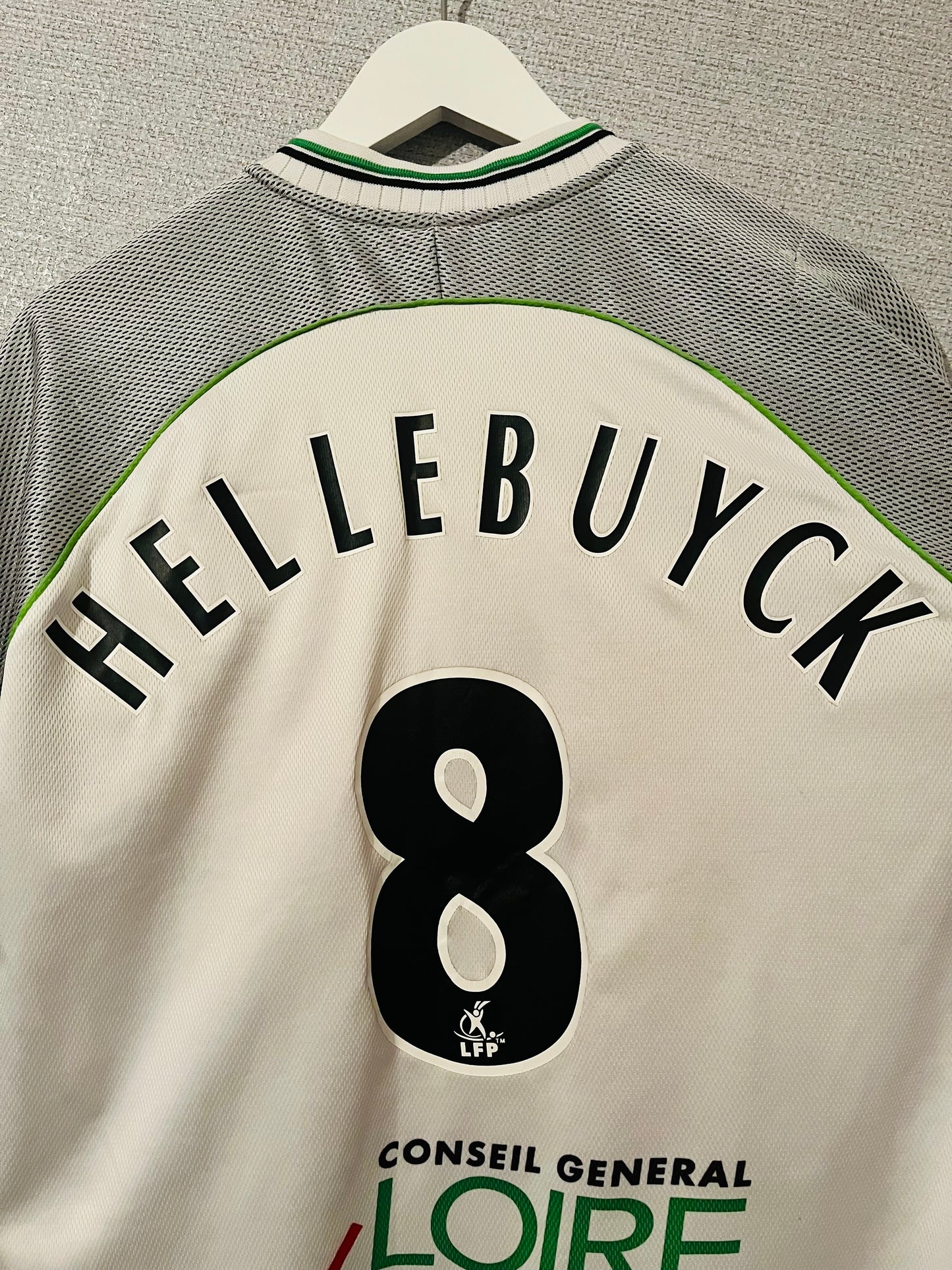 St Etienne away football shirt
2003/04 Hellebuyck Medium