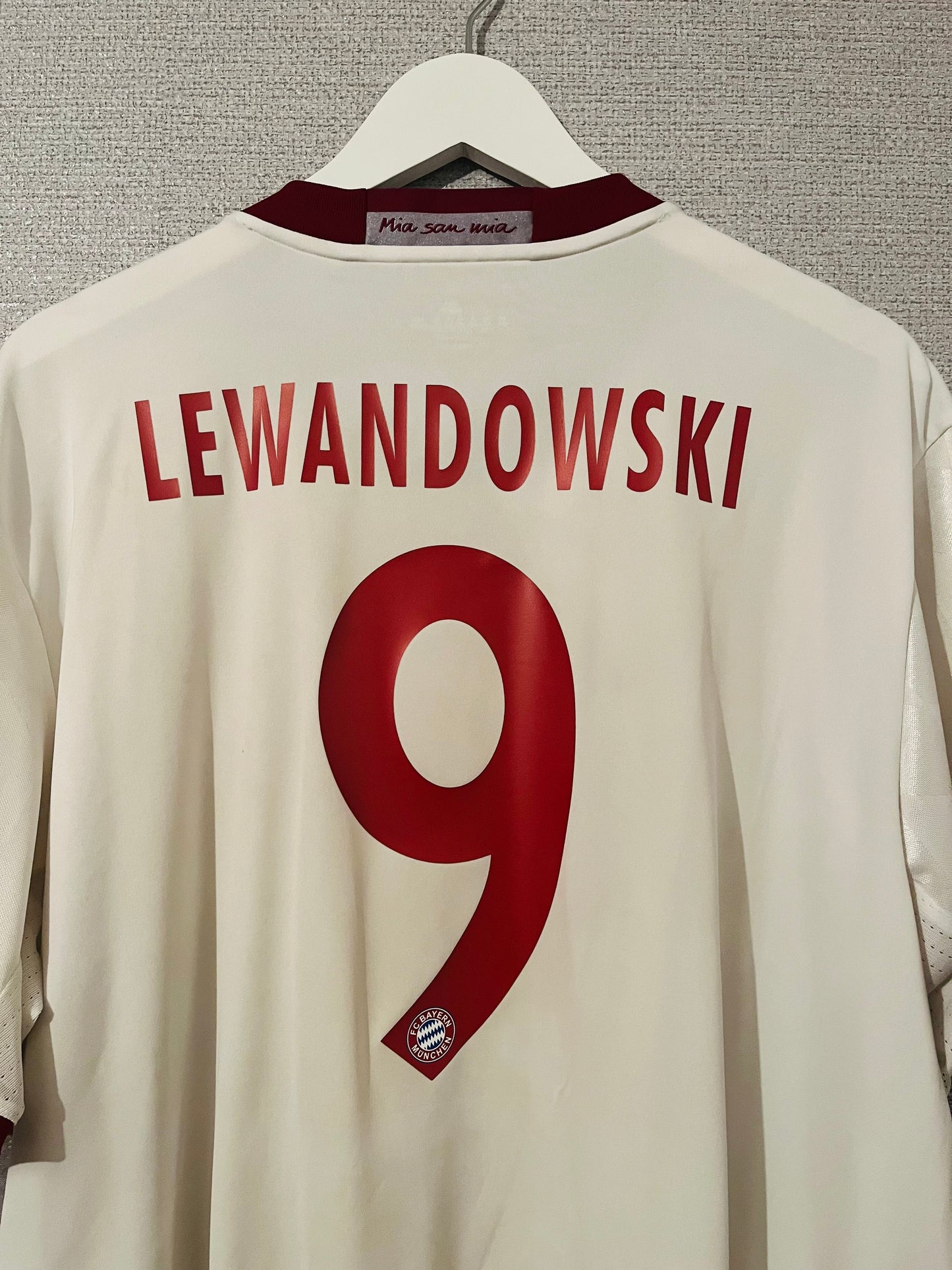 Bayern Munich third football shirt 2016/17 Lewandowski XXL