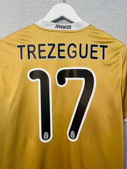 Juventus away football shirt
2008/09 Trezeguet Medium