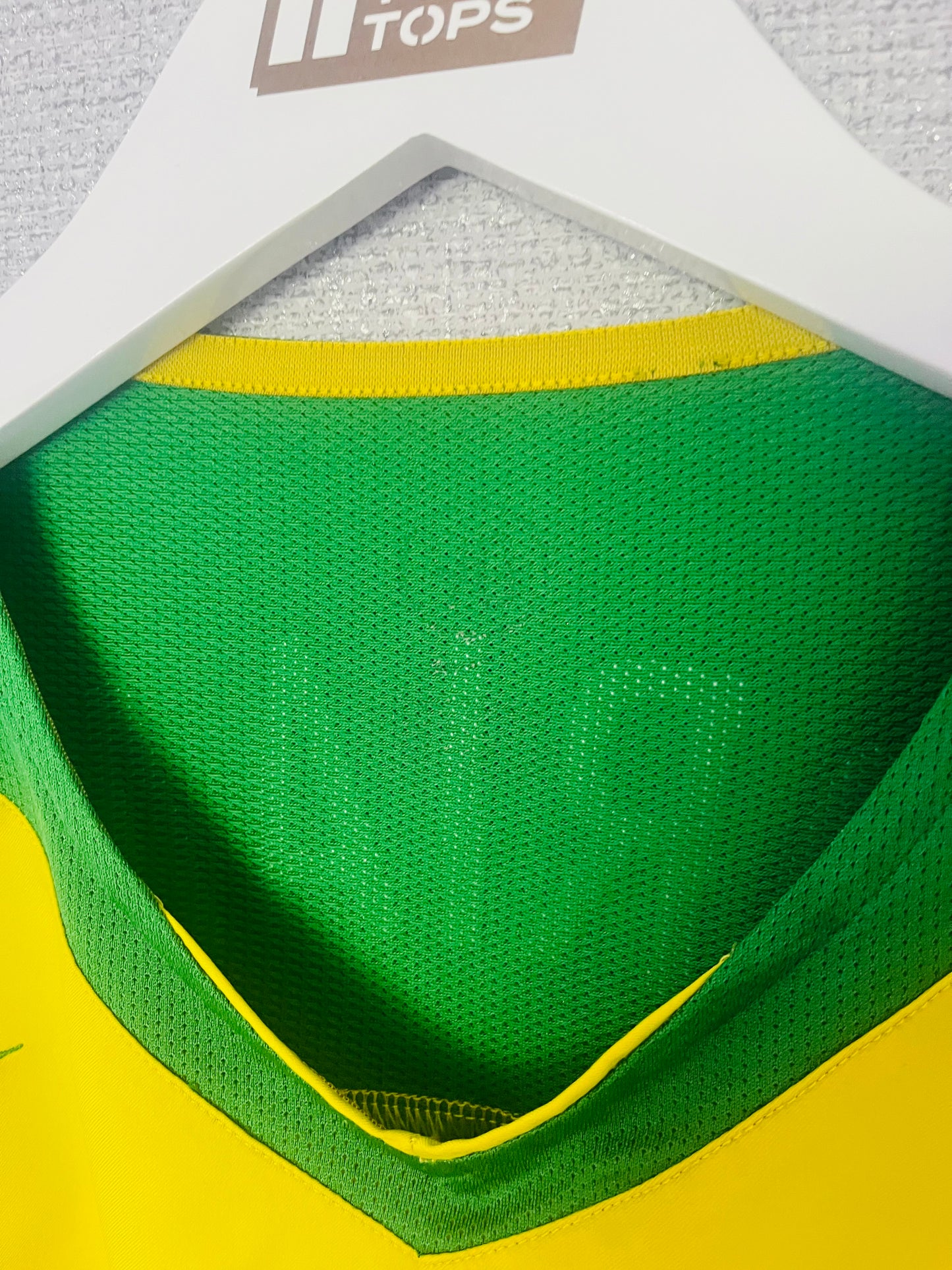 Brazil home football shirt
2004/06 Adriano Large