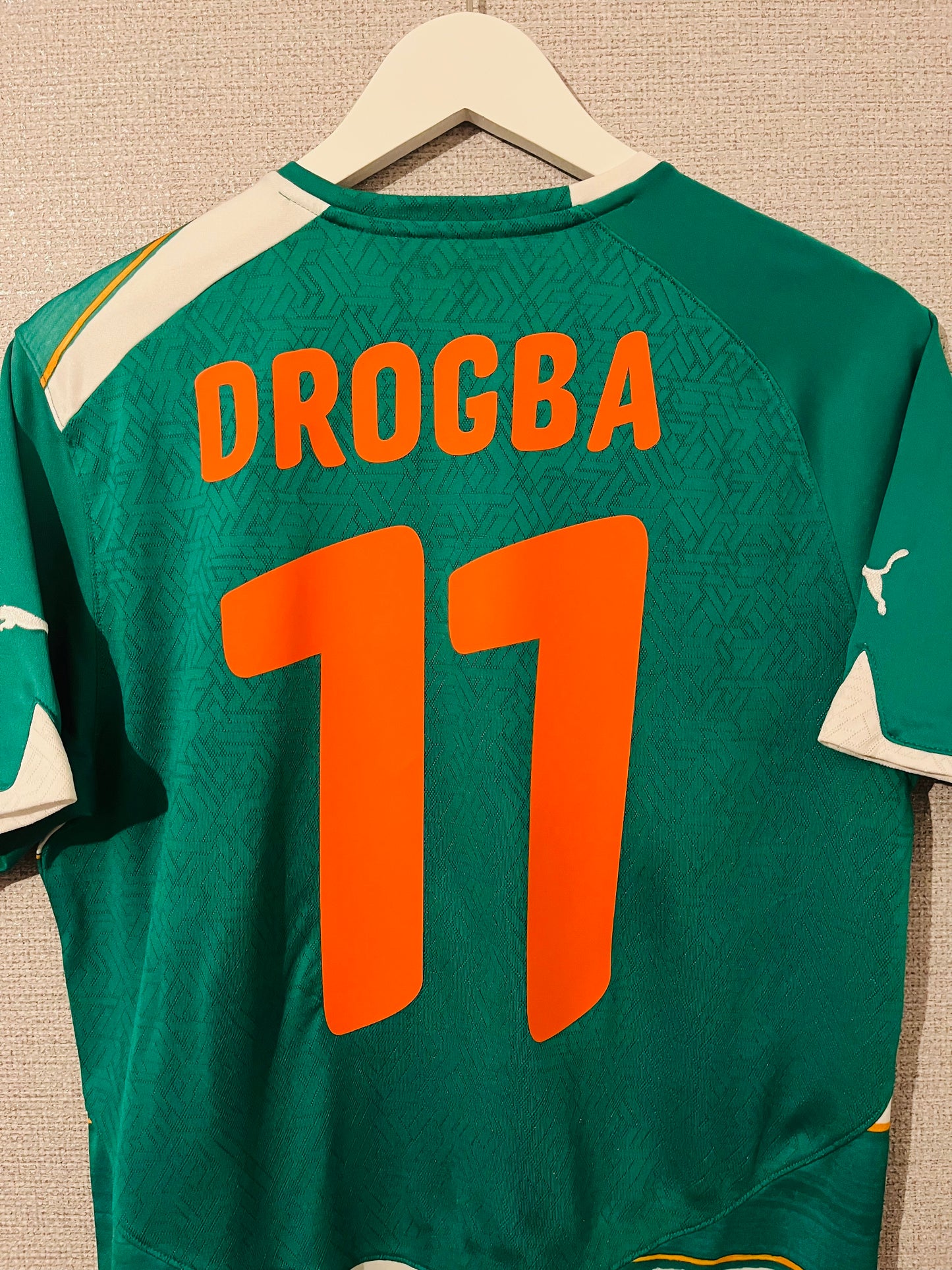 Ivory Coast away football shirt  W/C 2010 Drogba Medium