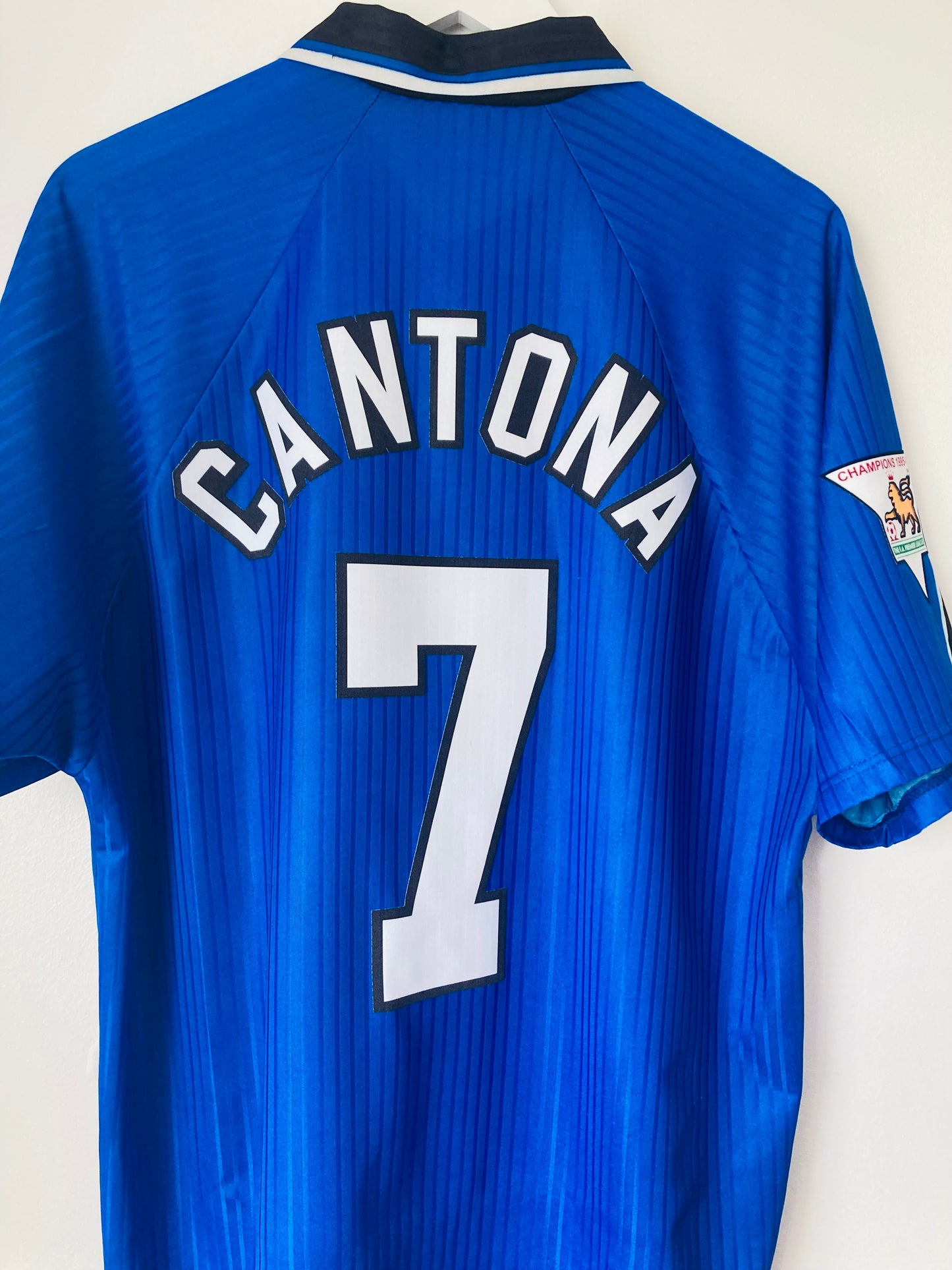Manchester United third football shirt
1996/97 XL Cantona
