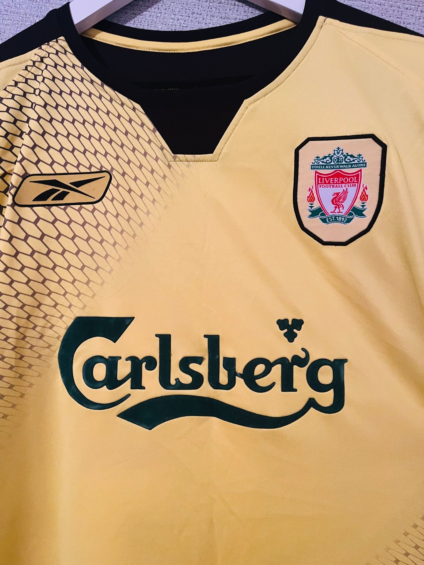 Liverpool away football shirt 2004/06 Morientes Medium