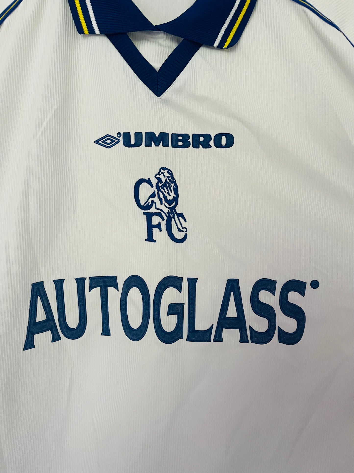 Chelsea away football shirt
1999/2000 Desailly Large