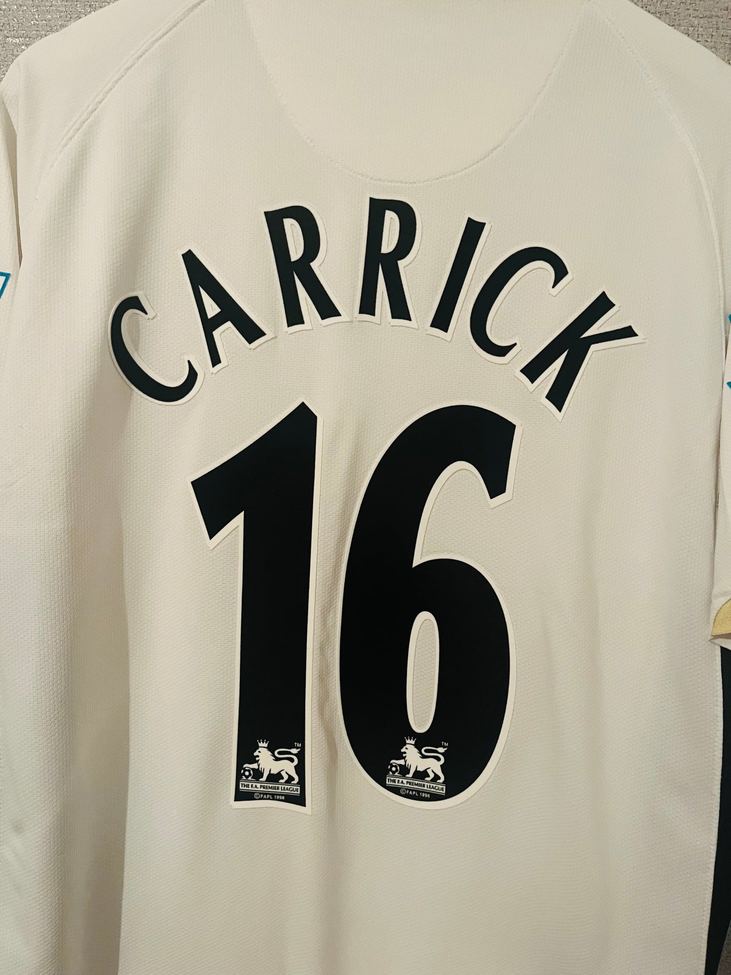 Manchester United away football shirt 2006/07 Carrick Medium