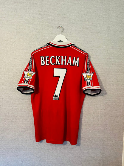 Manchester United home football shirt 1999/2000 Beckham XL