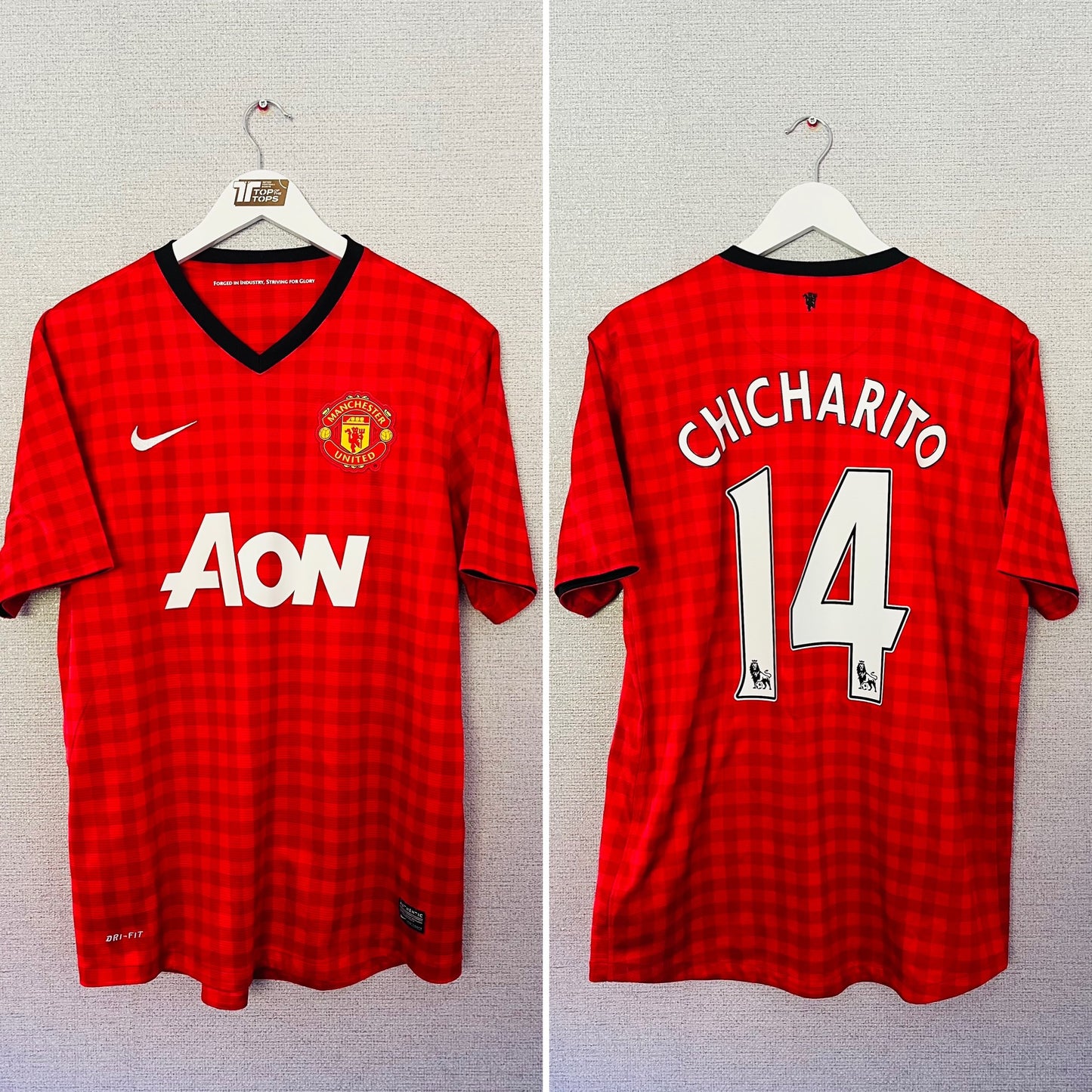 Manchester United home football shirt
2012/13 Chicharito Large