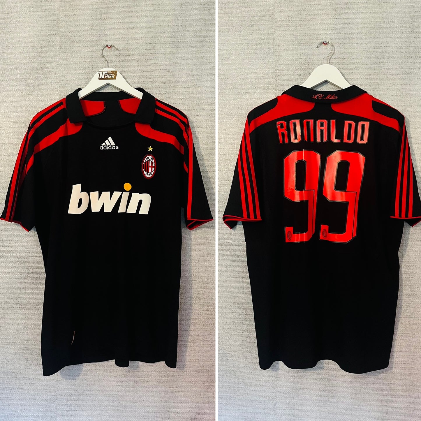 AC Milan third football shirt
2007/08 Ronaldo Large