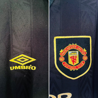 Manchester United away football shirt 1994/95 Cantona Medium