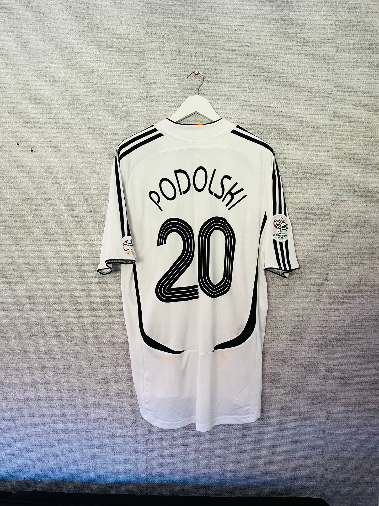 Germany home football shirt
W/C 2006 Podolski XL