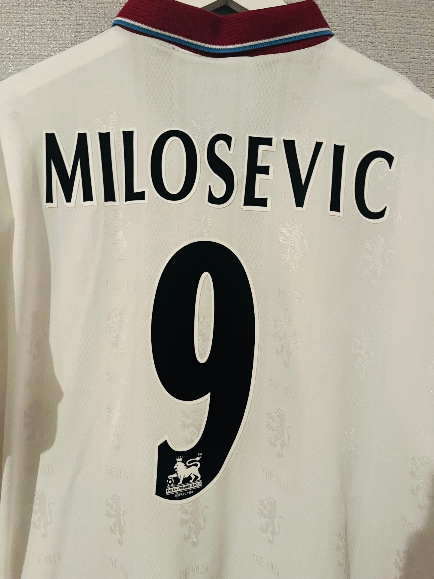 Aston Villa away football shirt 1997/98 Milosevic Large