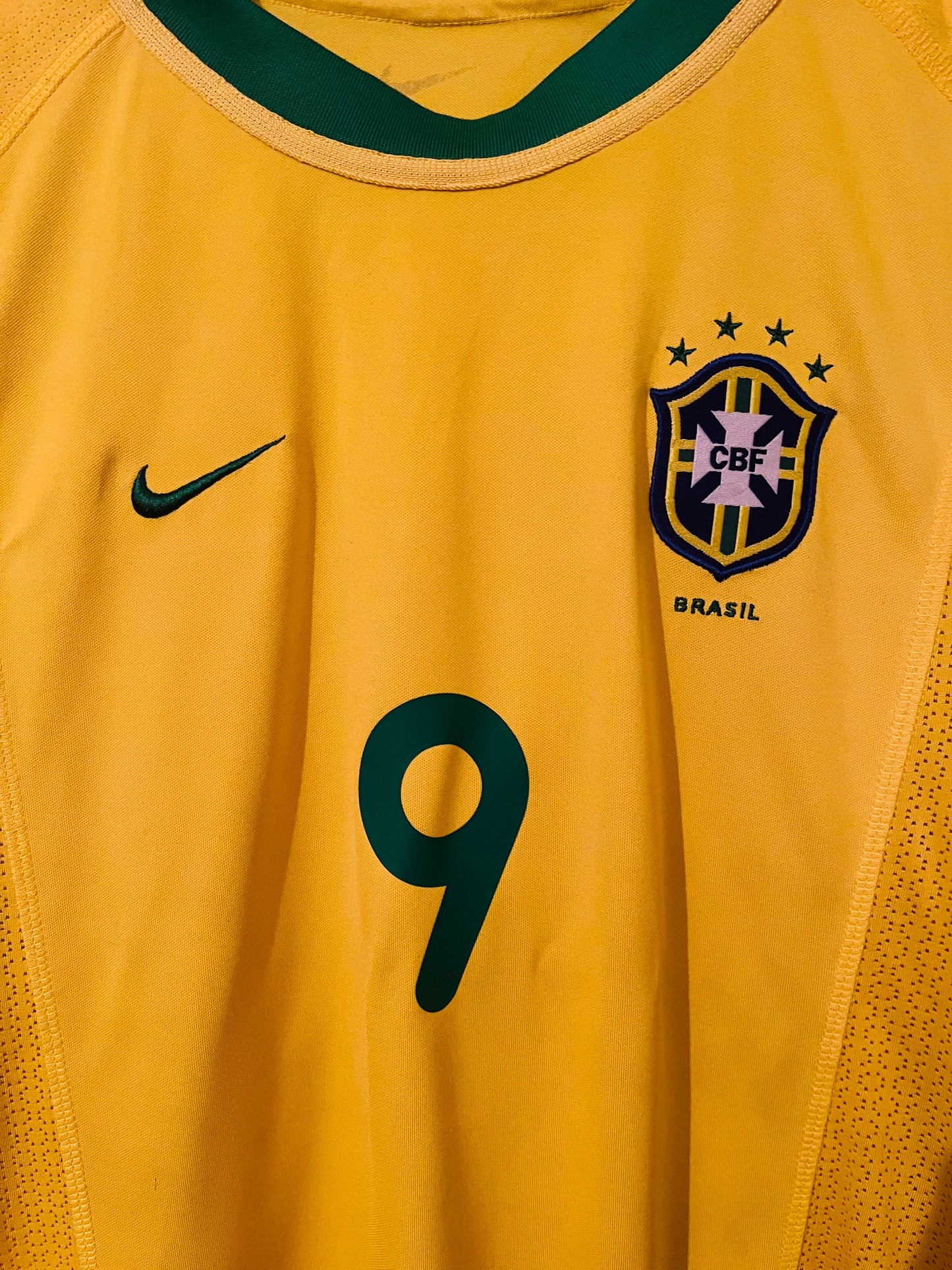 Brazil home football shirt 2000/02 R9 Large