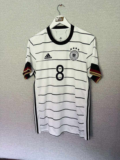 Germany home football shirt
2019/20 Kroos Medium