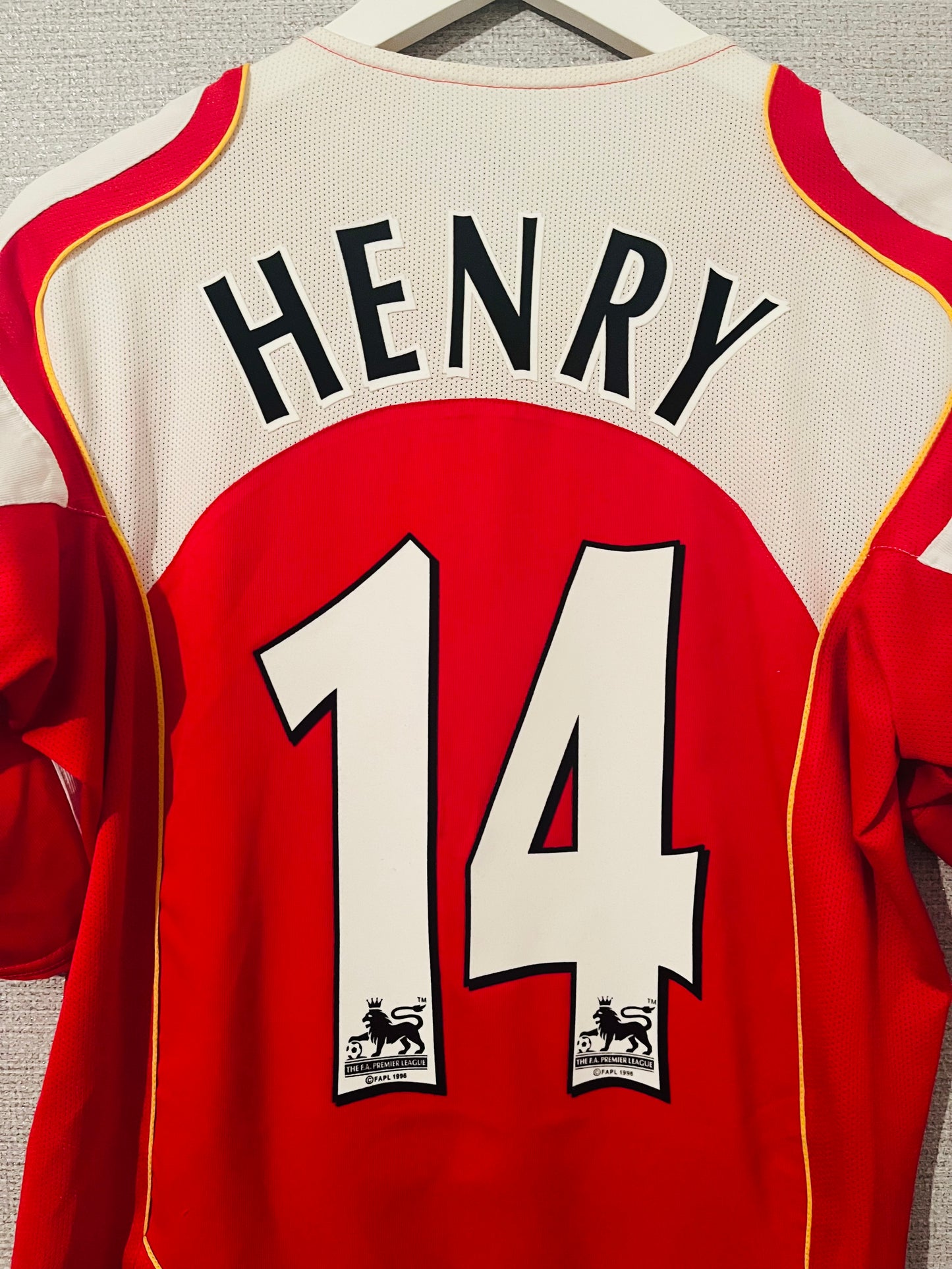 Arsenal home football shirt
2004/05 Henry Medium