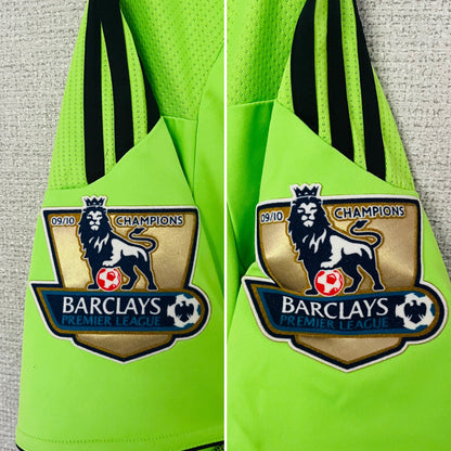 Chelsea third football shirt
2010/11 Drogba Medium