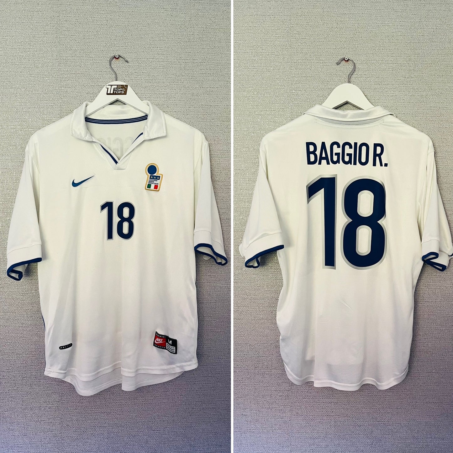 Italy away football shirt
W/C 1998 Baggio Medium