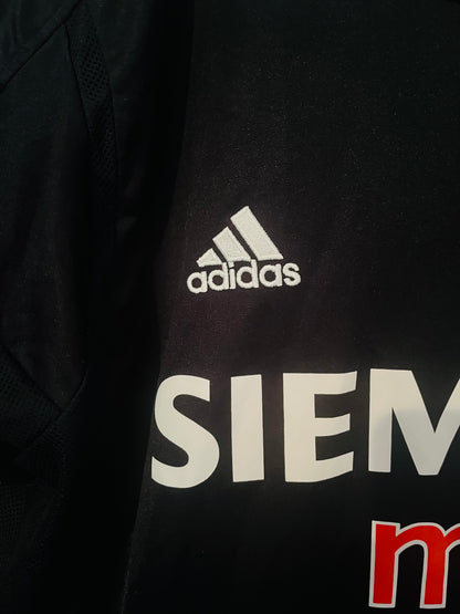 Real Madrid away football shirt
2004/05 Zidane Medium