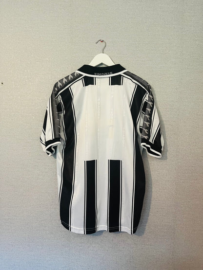 Udinese home football shirt
2000/01 Large